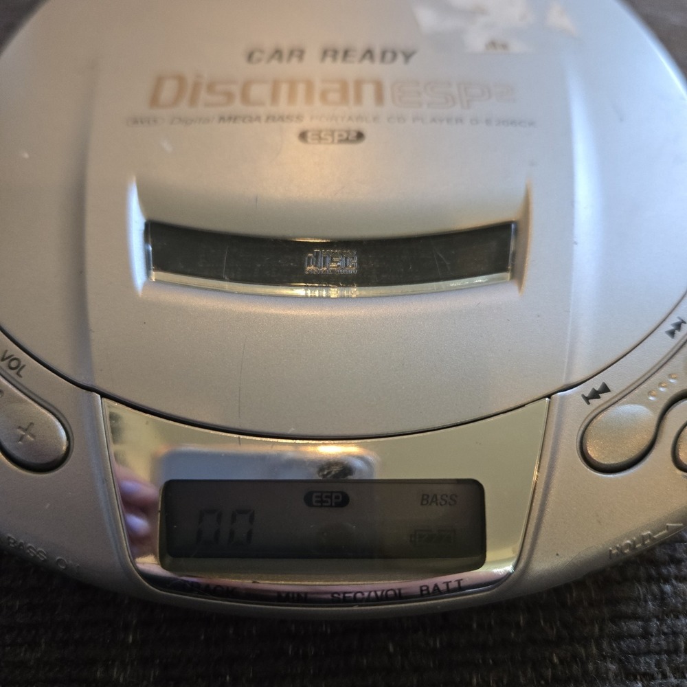 Sony Discman Car Ready ESP2 Digital Mega Bass Portable‎ CD Player D-E206CK Read! - Picture 2 of 6
